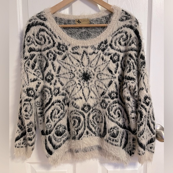 Cream & Black Katsumi Sweater - Picture 2 of 5